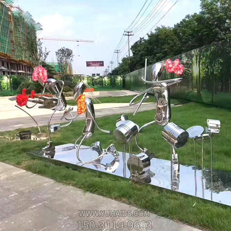 园林广场不锈钢抽象演奏音乐的人物景观博鱼网页版