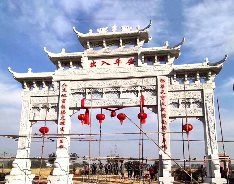 农村建设装饰村口摆放三门仿古建筑牌坊博鱼网页版