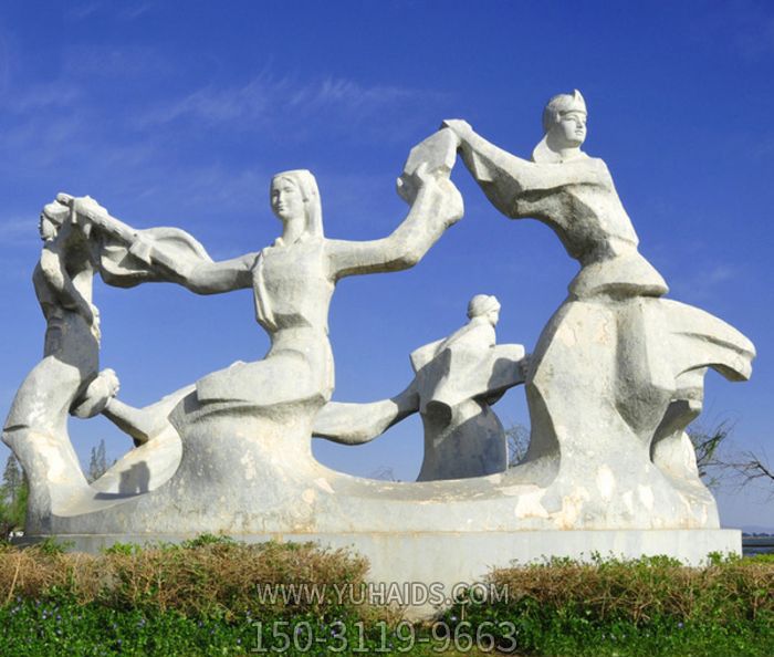 围圈跳舞的少数民族人物广场大理石博鱼网页版