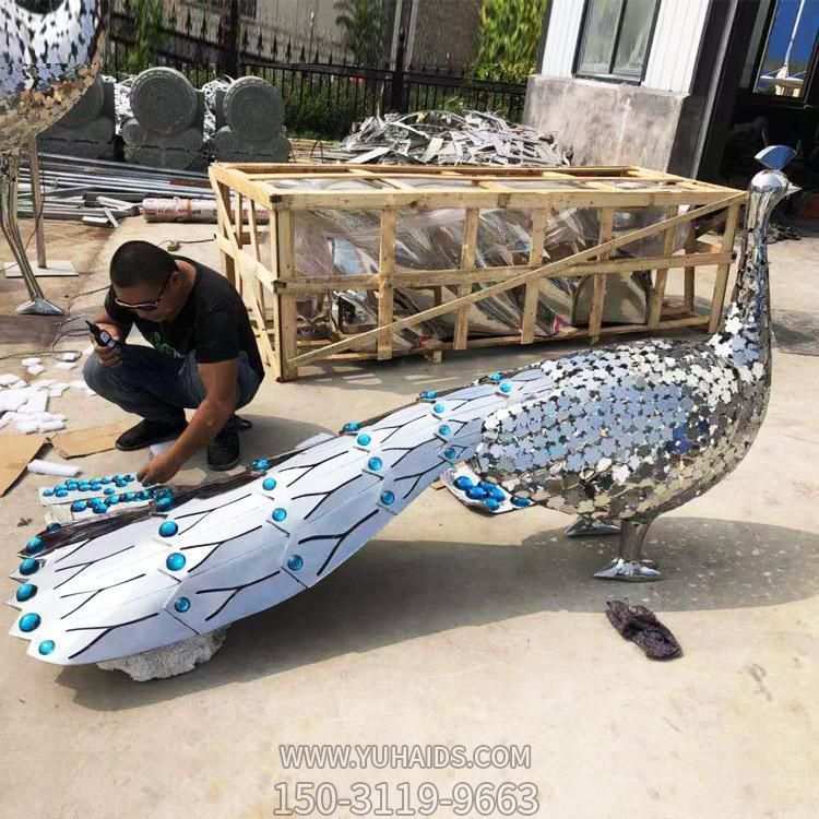 公园广场不锈钢镜面创意动物孔雀博鱼网页版