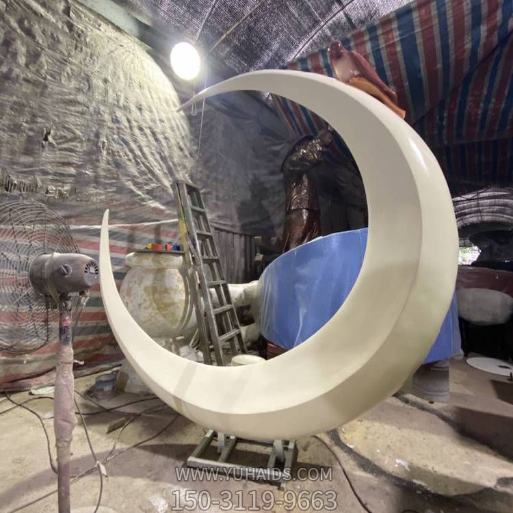 玻璃钢几何创意月亮博鱼网页版