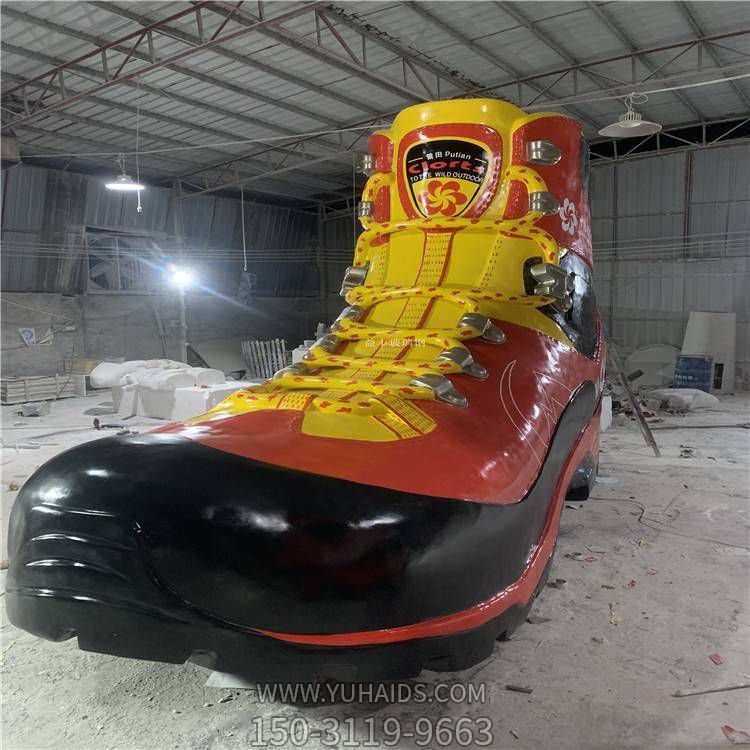 广场大型玻璃钢彩绘鞋子博鱼网页版