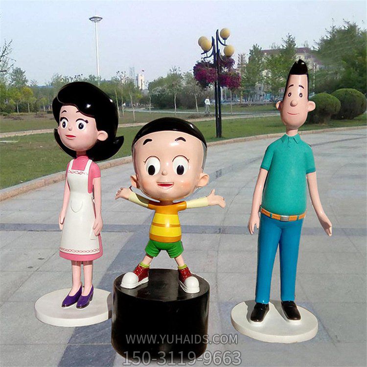 幼儿园户外摆放玻璃钢卡通动漫大头儿子一家人物公仔博鱼网页版