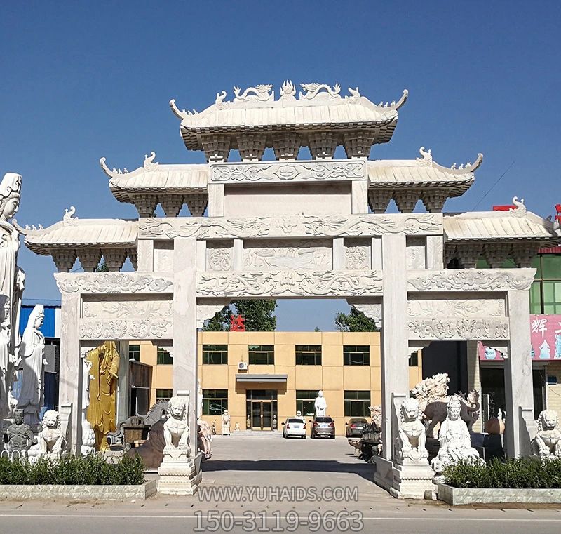 大型景观广场摆放三门五楼浮雕仿斗拱牌坊博鱼网页版