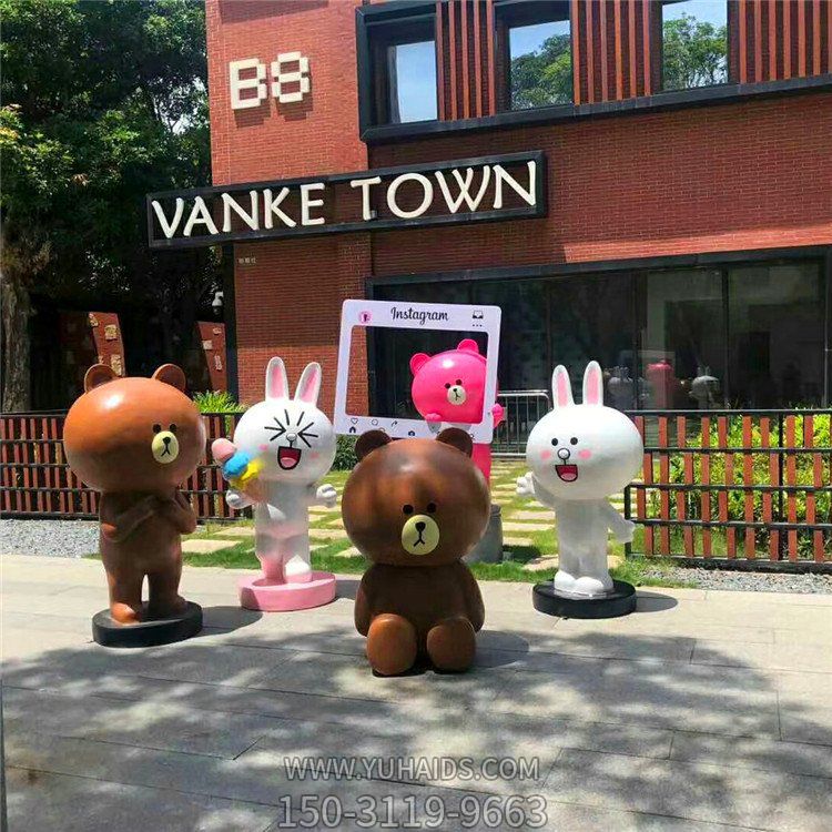 商场景区户外草坪摆放玻璃钢卡通动物工艺品博鱼网页版