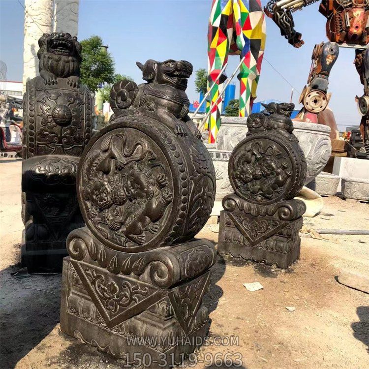 仿铜色貔貅抱鼓石门墩博鱼网页版