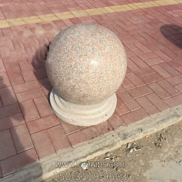 广场摆放花岗岩雕刻挡车石球博鱼网页版