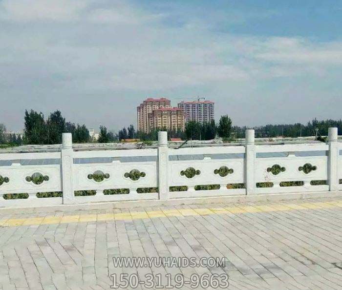 学院花园荷花池塘观景台汉白玉镂空防护栏杆博鱼网页版