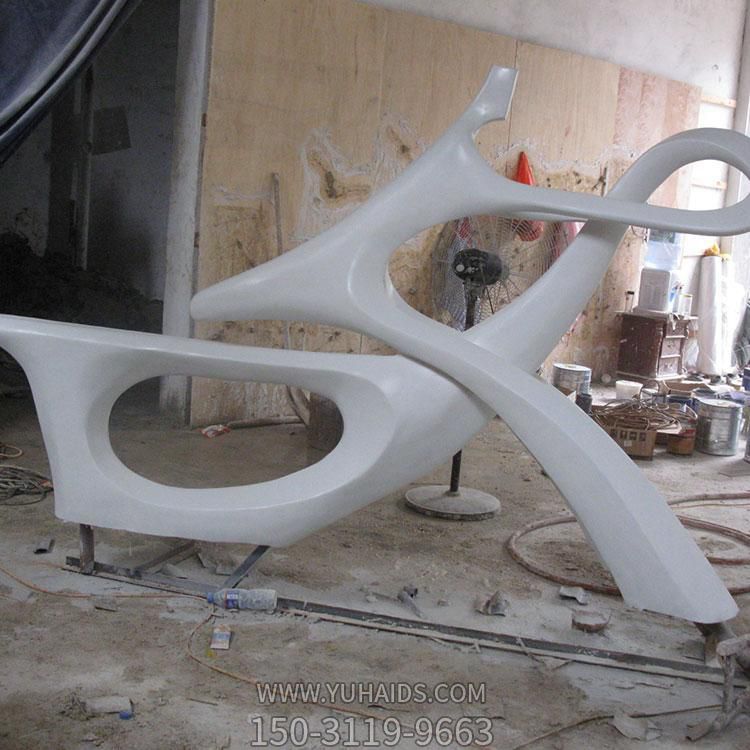 广场小区 园林景观异形摆件玻璃钢抽象人物博鱼网页版