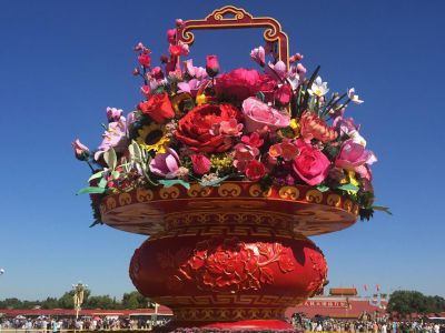 国庆节广场玻璃钢彩绘仿真花朵大花篮博鱼网页版