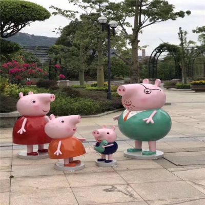 游乐园玻璃钢卡通彩绘小猪佩奇一家博鱼网页版