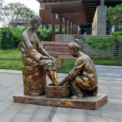 校园广场摆放玻璃钢仿铜孝文化洗脚人物博鱼网页版