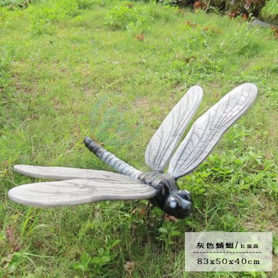 大学校园草坪站立玻璃钢蜻蜓博鱼网页版