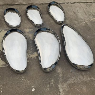 公园草地摆放不锈钢镜面鹅卵博鱼网页版