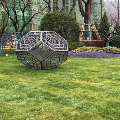 不锈钢网格多面体景观摆件