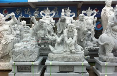 景区寺庙大理石石雕坐着的佛像十八罗汉博鱼网页版