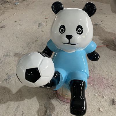 商场园林玻璃钢卡通踢足球的熊猫博鱼网页版