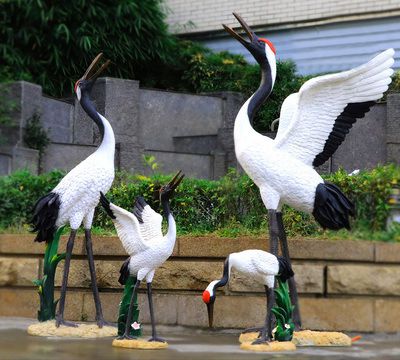 景区街道玻璃钢彩绘园林景观装饰品大型摆件仙鹤博鱼网页版