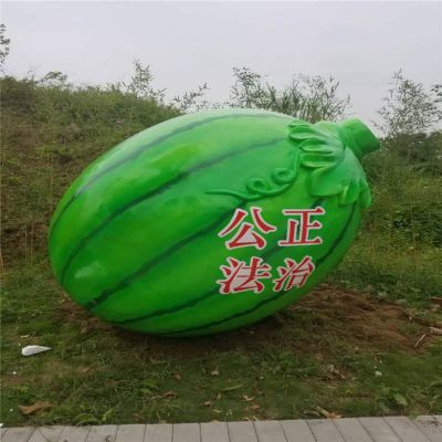城市街道摆放玻璃钢仿真西瓜博鱼网页版