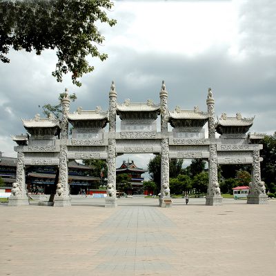 景区大型五门浮雕柱石牌坊
