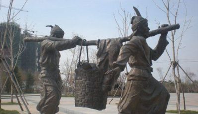 广场仿古挑扁担人物青石博鱼网页版