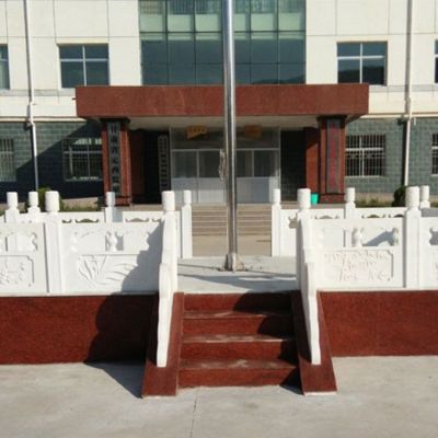 学校广场摆放优质石材汉白玉石雕升旗台