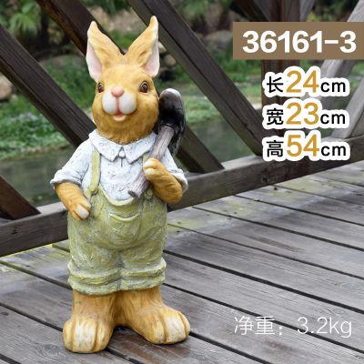 公园一只扛锄头的玻璃钢兔子博鱼网页版