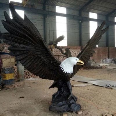 户外园林大型玻璃钢仿真老鹰博鱼网页版