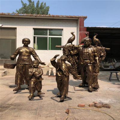 小区广场摆放玻璃钢仿铜主题人物小品博鱼网页版