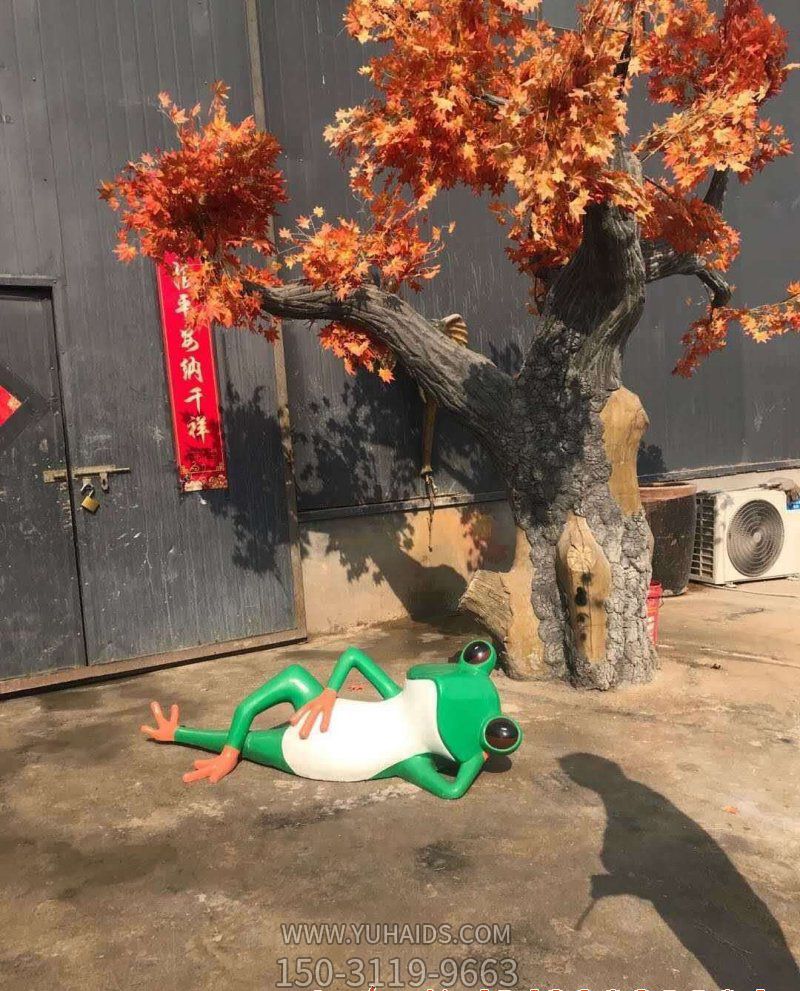 公园玻璃钢躺卧的青蛙博鱼网页版