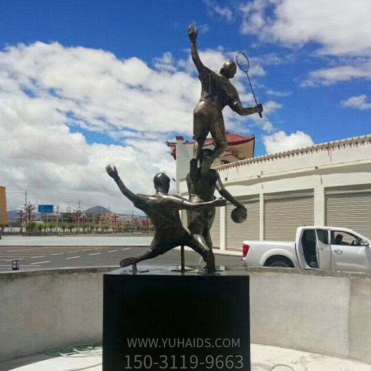 户外街道玻璃钢仿铜打羽毛球的人物博鱼网页版