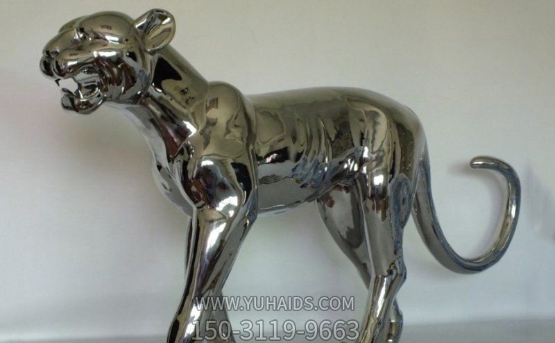 不锈钢白钢镜面行走中的豹子博鱼网页版