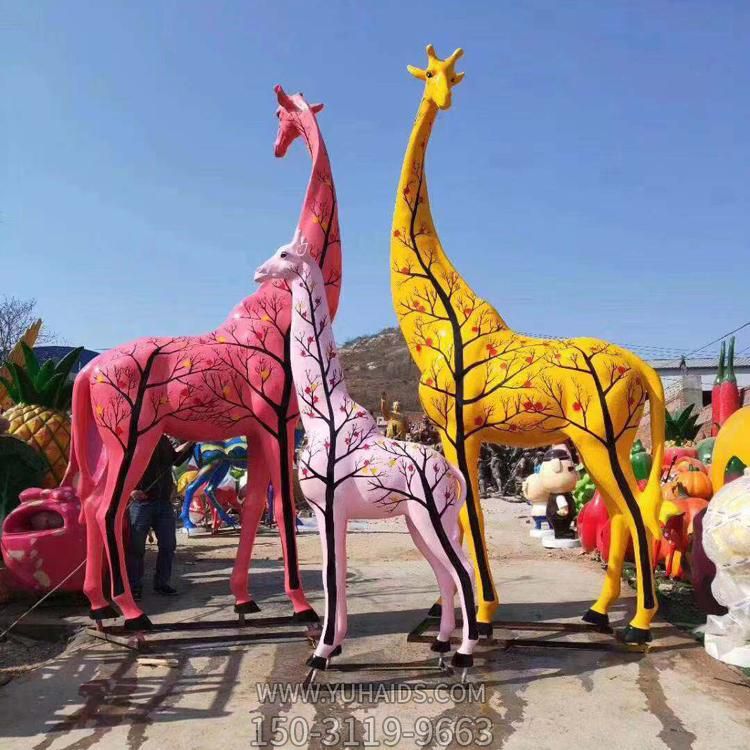 园林广场玻璃钢彩绘大型长颈鹿博鱼网页版