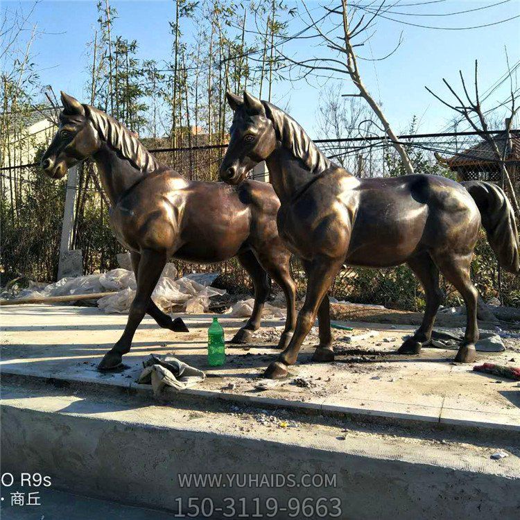 铜雕马儿，肌肉强健的马博鱼网页版