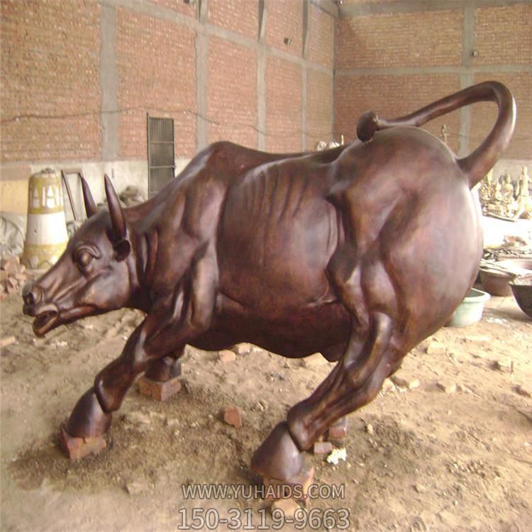 公司广场摆放大型玻璃钢仿铜华尔街牛博鱼网页版