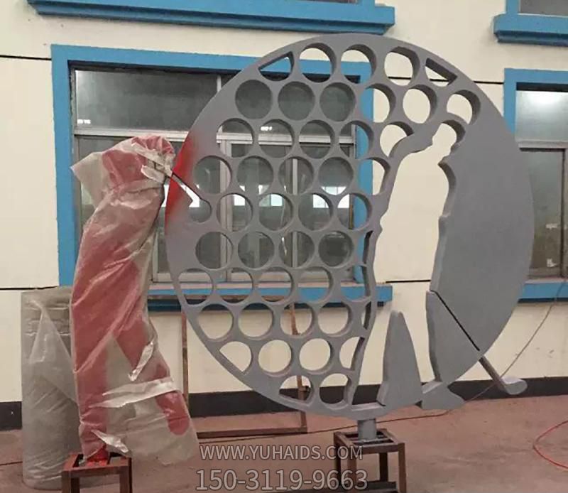 广场不锈钢镂空打高尔夫球博鱼网页版