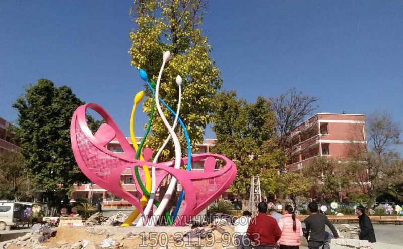 广场创意盛开的花朵玻璃钢彩绘和谐博鱼网页版