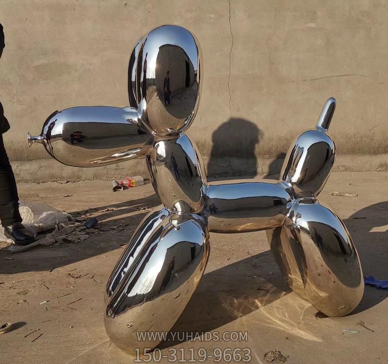 街道商场摆放的玻璃钢创意气球狗博鱼网页版