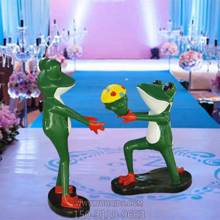 婚礼游乐场玻璃钢卡通青蛙求婚主题小品摆件