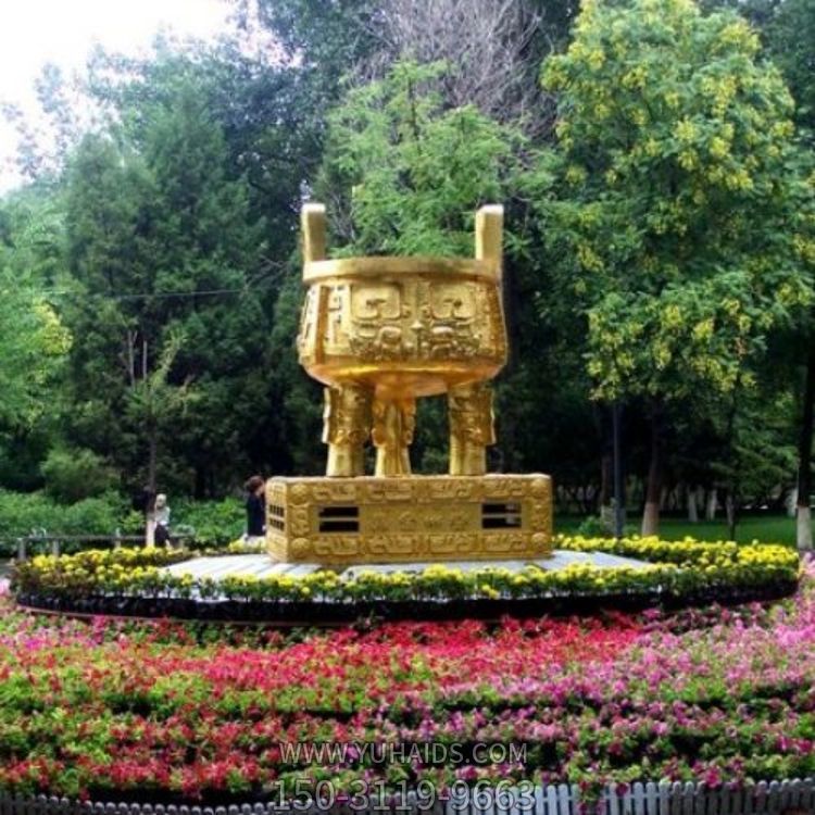 广场摆放大型铜方鼎博鱼网页版