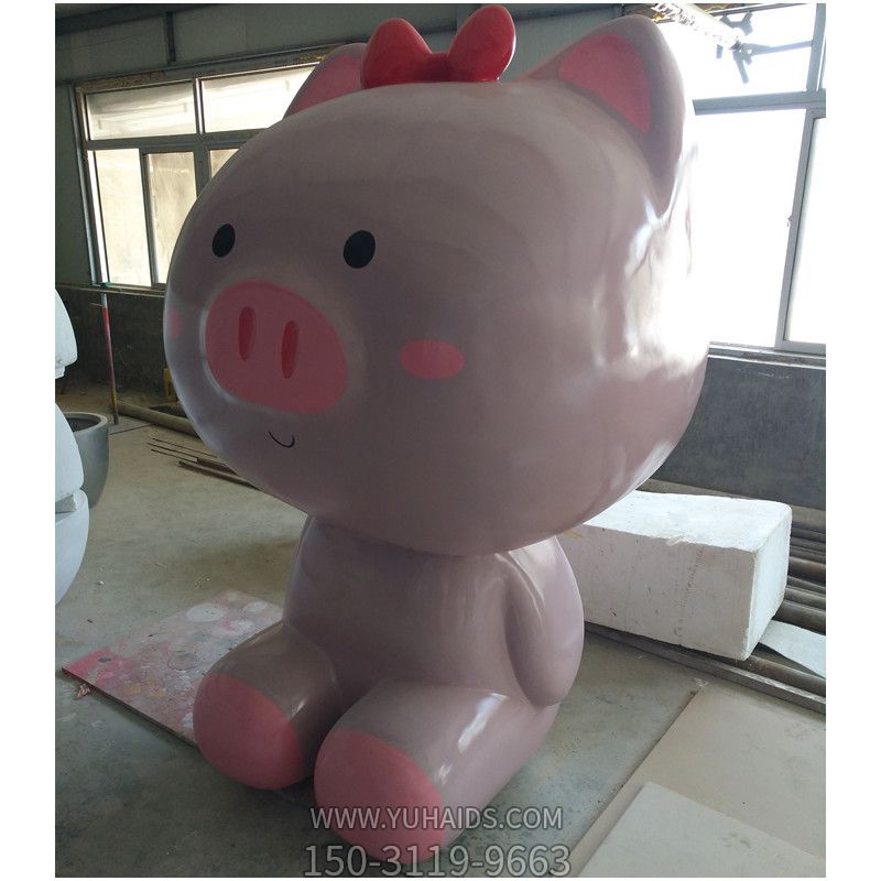 幼儿园一只卡通坐着的玻璃钢猪博鱼网页版