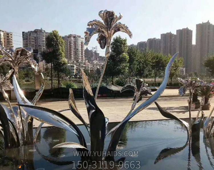 广场水池摆放不锈钢镜面抽象水仙花景观博鱼网页版