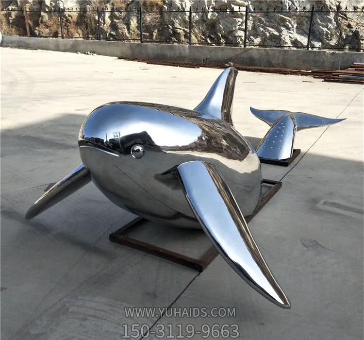 公园摆放的玻璃钢创意鲸鱼博鱼网页版