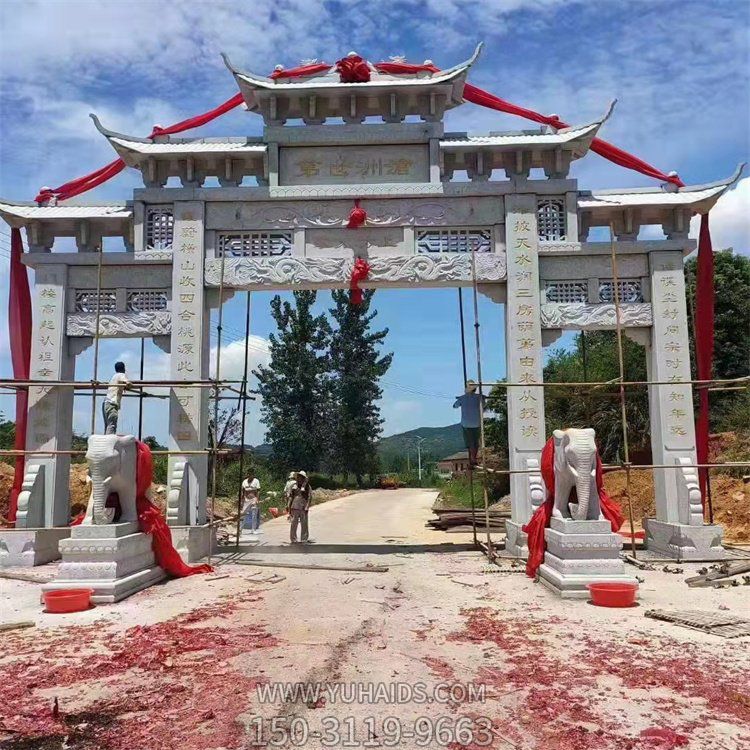 道路三间四柱花岗岩石雕牌楼博鱼网页版