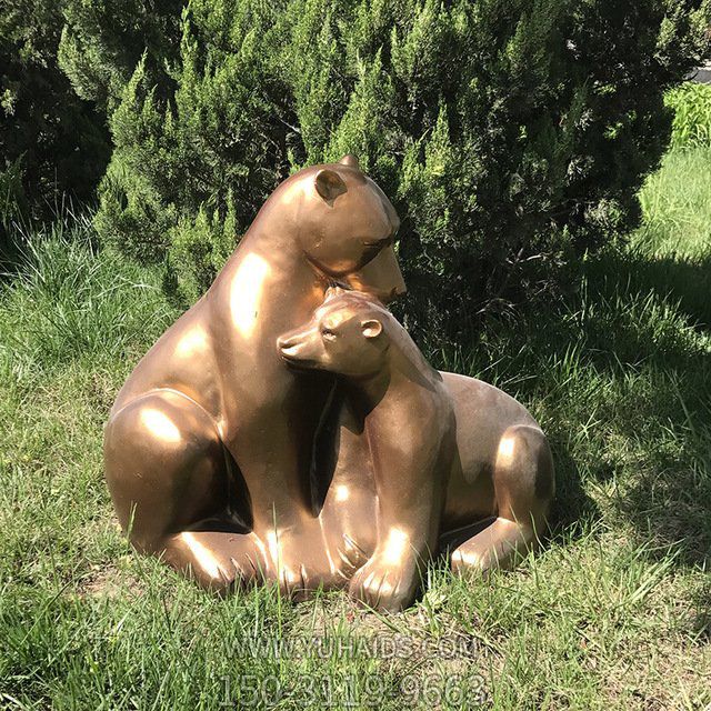 玻璃钢仿铜母子熊博鱼网页版 公园草坪美陈景观摆件