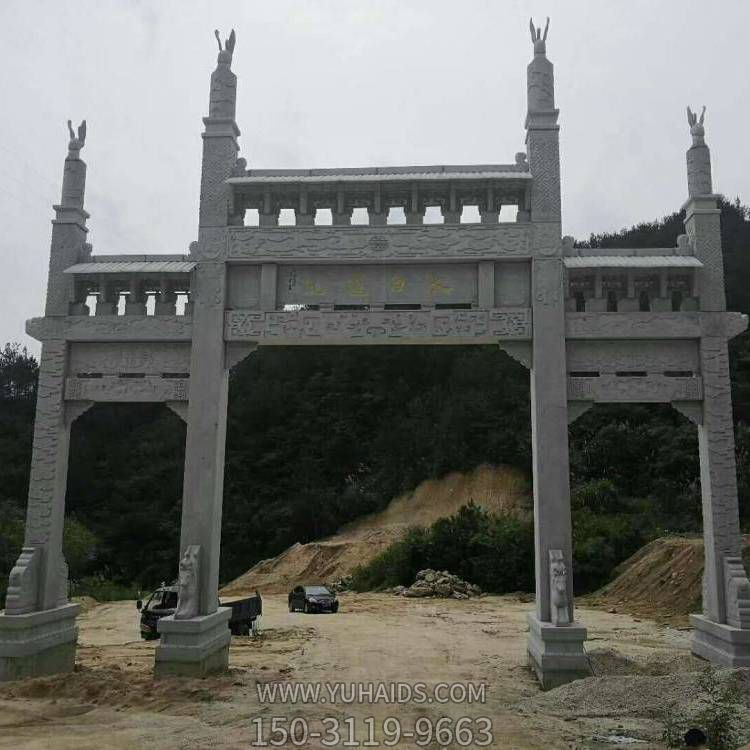 青石石雕大型三门四柱牌坊博鱼网页版