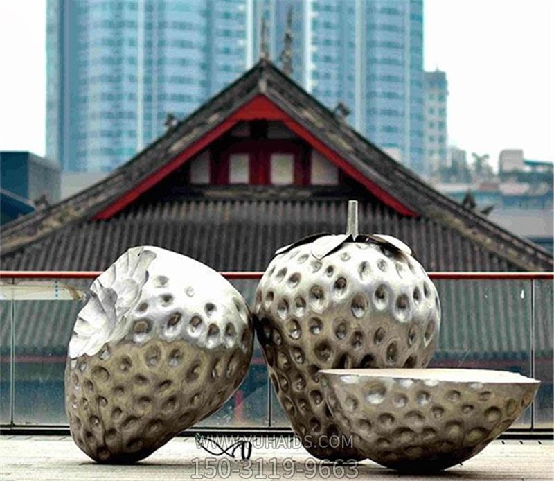 不锈钢咬了一口的草莓博鱼网页版