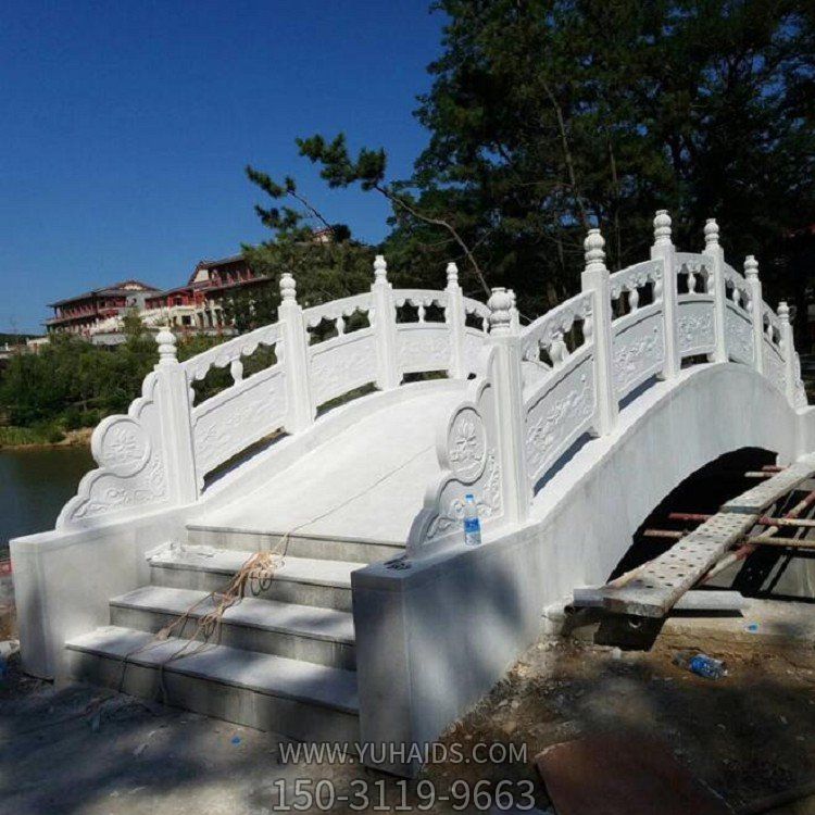 景区湖边装饰汉白玉石拱桥防护栏杆博鱼网页版