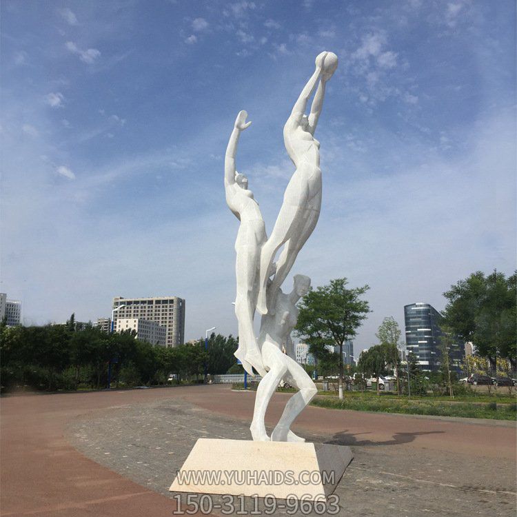 远动主题校园广场玻璃钢打球的人物景观摆件博鱼网页版