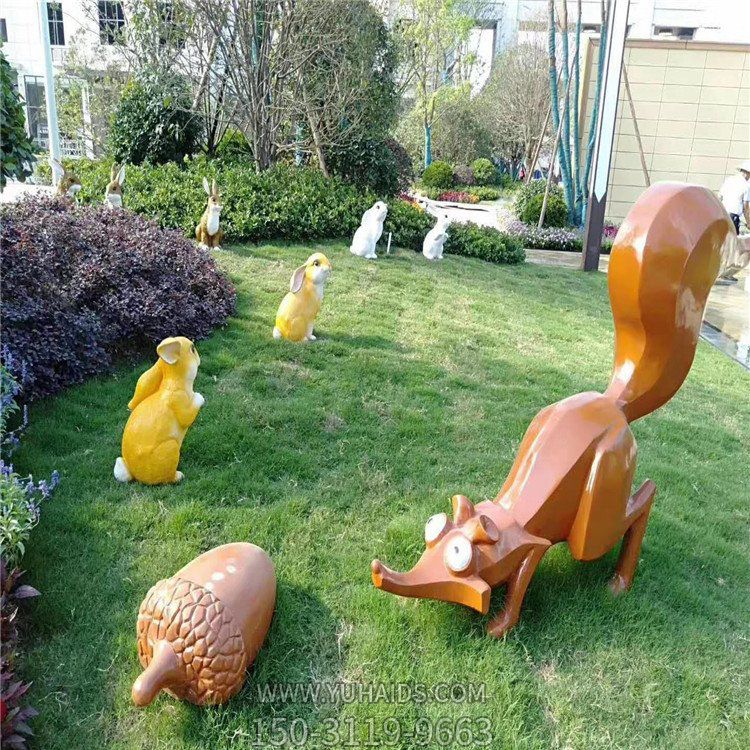 松鼠送给玻璃钢卡通摆件博鱼网页版